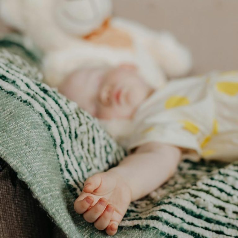 Baby-sleep-326b671300c0496b9a83541ecb46e720